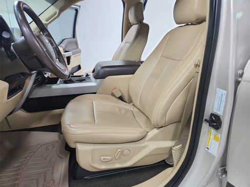 Used 2018 Ford F150 Lariat image 19