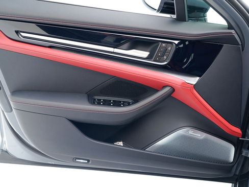 New 2026 Porsche Panamera image 23