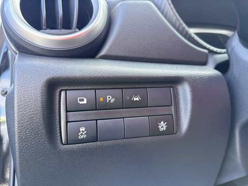 Used 2025 Nissan Versa S w/ Trunk Package FWD image 30