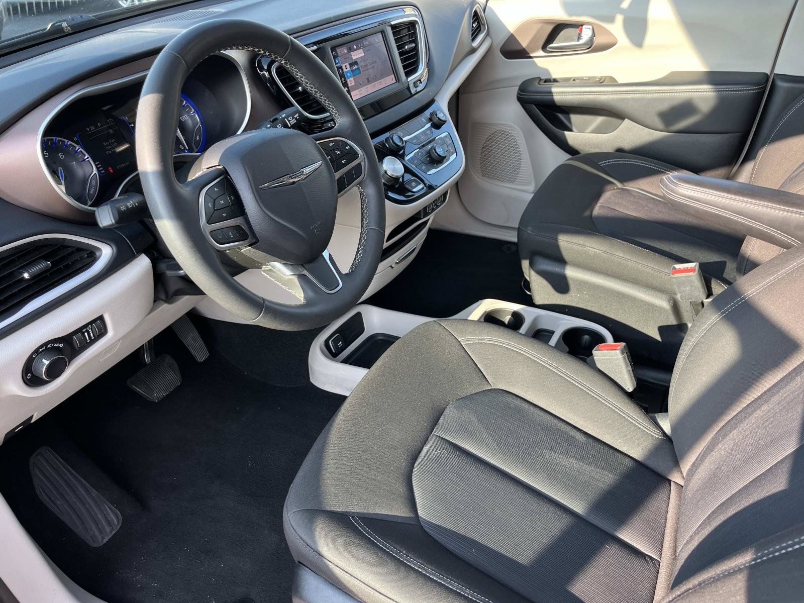 Used 2023 Chrysler Voyager LX FWD image 26