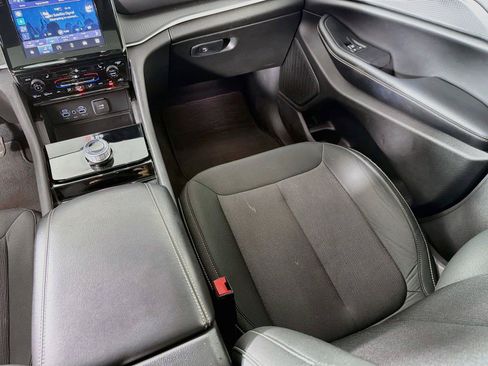 Used 2023 Jeep Grand Cherokee Laredo w/ Luxury Tech Group I AWD/4WD image 27