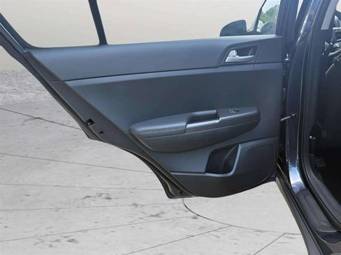 Used 2018 Kia Sportage LX FWD image 17