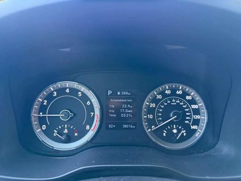 Used 2020 Hyundai Venue SEL w/ Convenience + Premium Package FWD image 17
