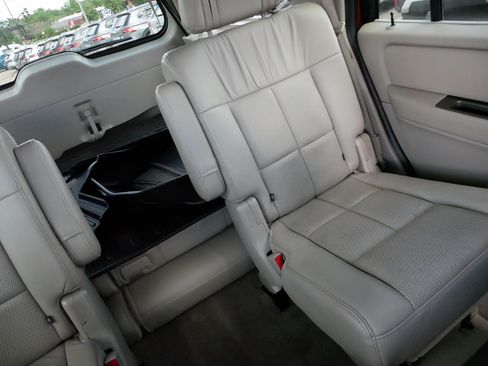 Used 2014 Lincoln Navigator 4WD image 14