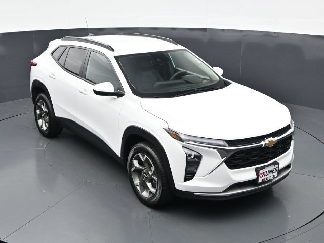 Used 2025 Chevrolet Trax LT FWD image 33