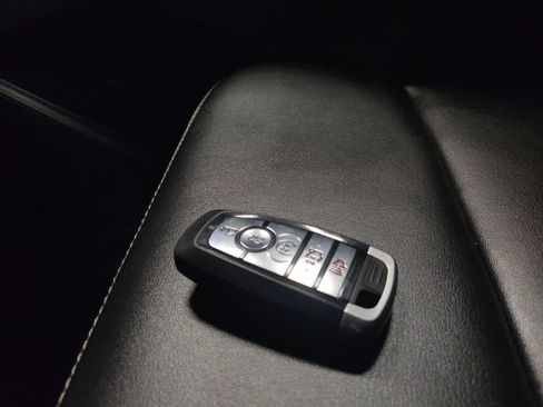 Used 2022 Ford Explorer XLT w/ Equipment Group 202A RWD image 32