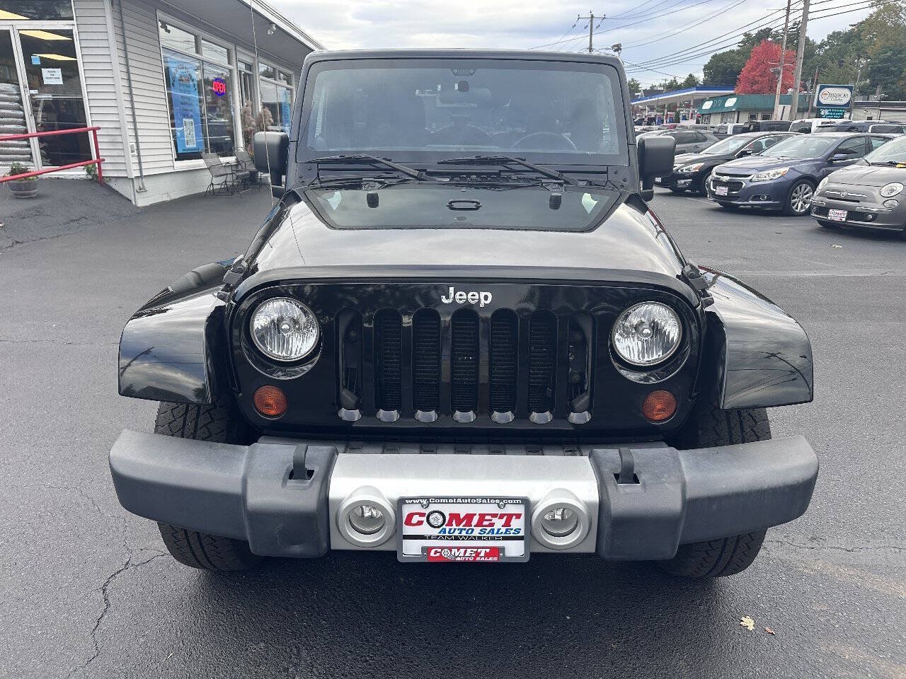 Used 2012 Jeep Wrangler Unlimited Sahara AWD/4WD image 10