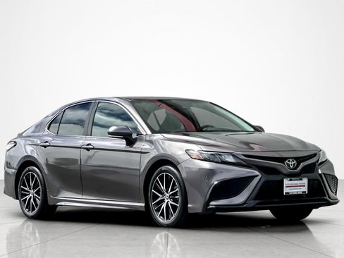 Used 2023 Toyota Camry SE w/ Convenience Package FWD image 7