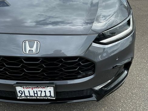 Used 2024 Honda HR-V EX-L image 3