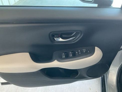 Certified 2025 Honda HR-V LX image 5