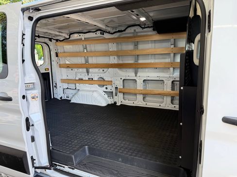 Used 2024 Ford Transit 250 Low Roof w/ Exterior Upgrade Package RWD image 5