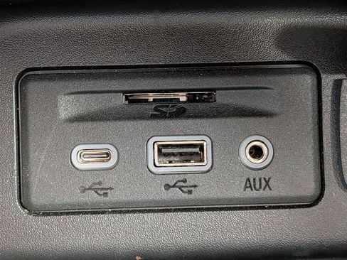 Used 2024 Chevrolet Equinox RS FWD image 20