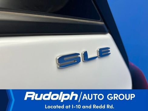 Used 2023 GMC Terrain SLE w/ Driver Convenience Package image 10