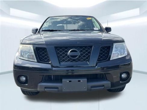 Used 2021 Nissan Frontier SV w/ Midnight Edition Floor Mats RWD image 2