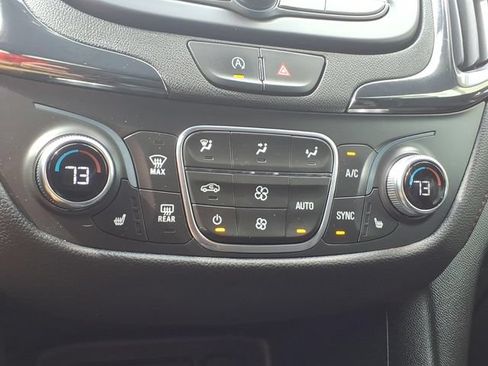 Used 2023 Chevrolet Equinox RS FWD image 20