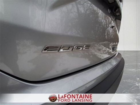 Used 2020 Ford Edge Titanium image 10