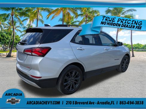 Certified 2022 Chevrolet Equinox RS w/ RS Leather Package FWD image 4
