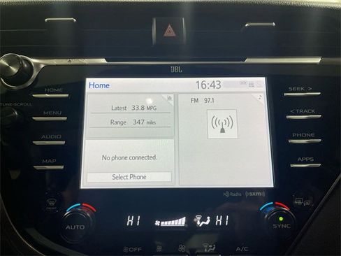 Used 2019 Toyota Camry XLE image 16