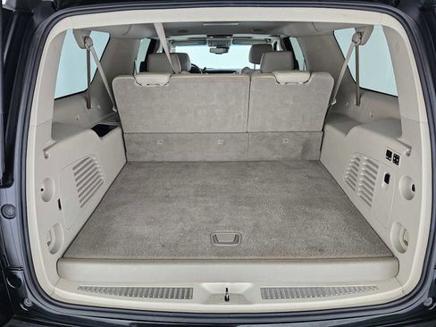 Used 2016 Cadillac Escalade ESV Premium image 15