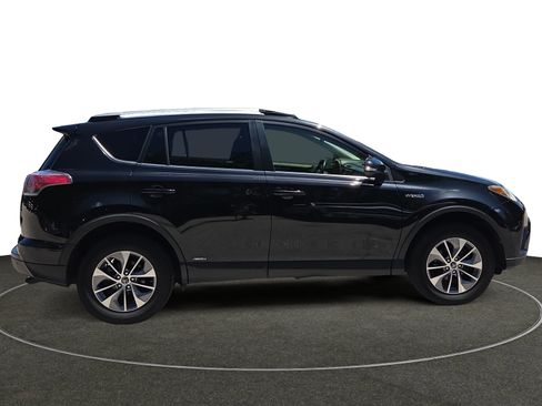 Used 2018 Toyota RAV4 XLE w/ Convenience Package AWD/4WD image 7