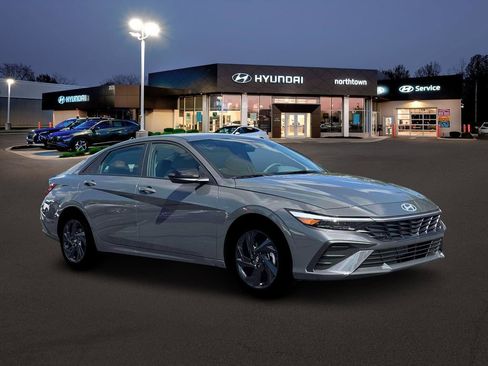 New 2026 Hyundai Elantra Sport image 10