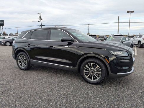 Used 2023 Lincoln Nautilus Reserve image 3