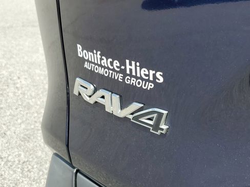 Used 2019 Toyota RAV4 XLE FWD image 7