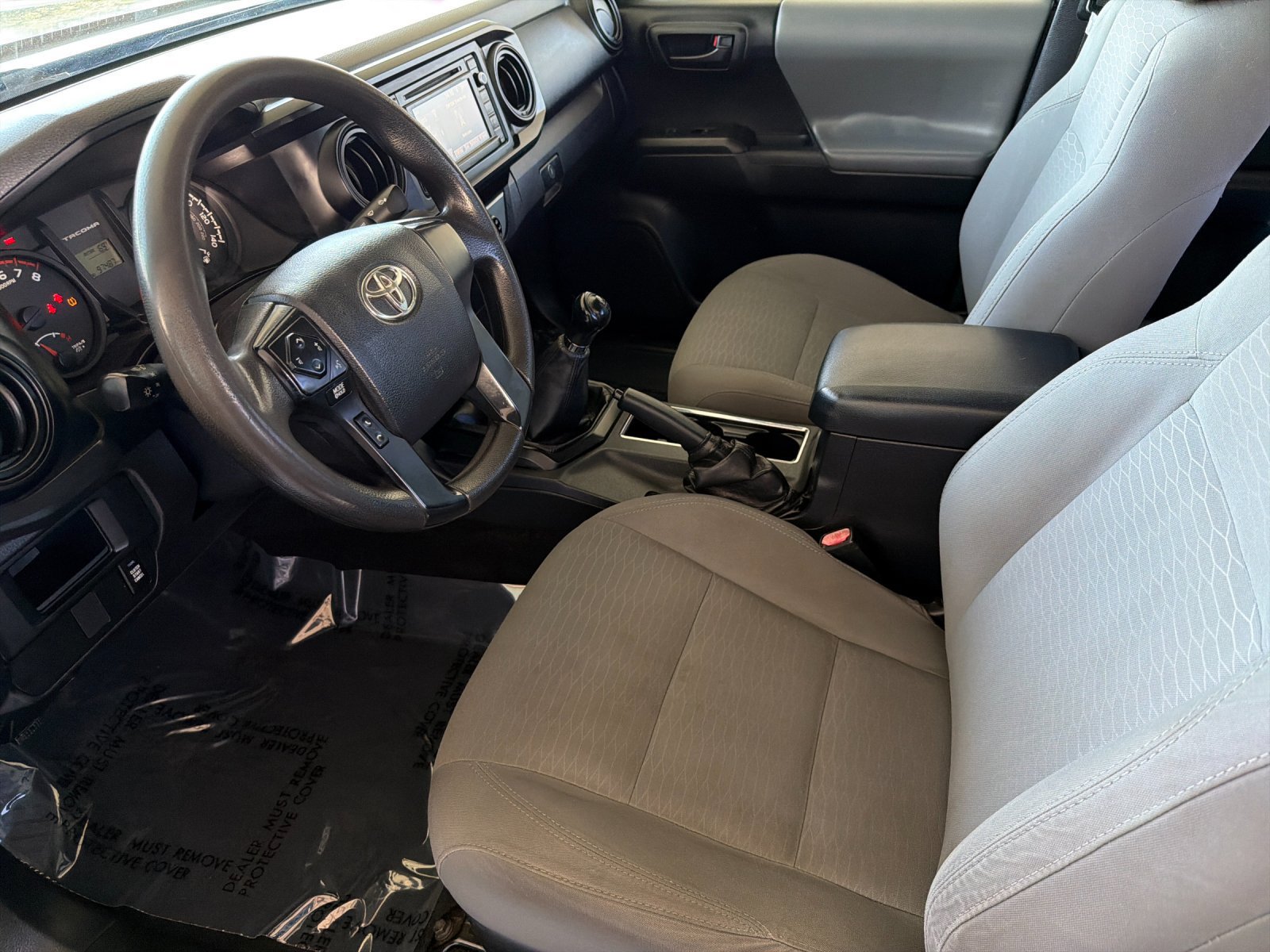 Used 2016 Toyota Tacoma SR AWD/4WD image 9