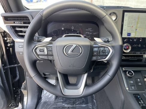 Used 2026 Lexus GX 550 w/ Cold Area Package AWD/4WD image 11