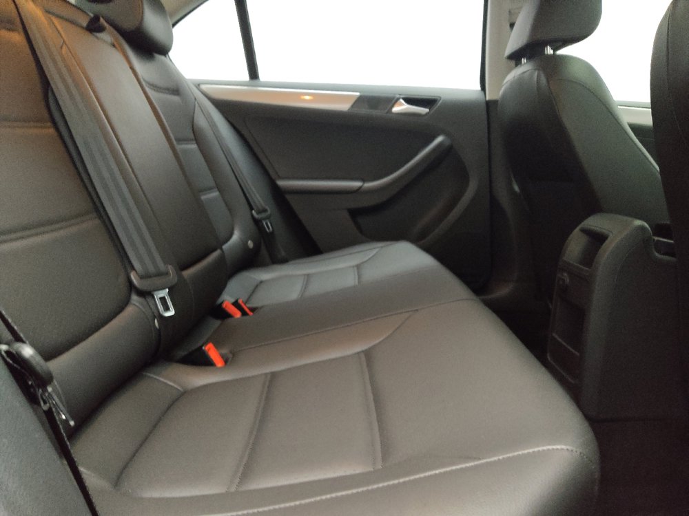 Used 2017 Volkswagen Jetta SE FWD image 19