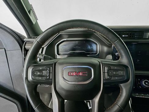 Used 2023 GMC Sierra 1500 AT4 w/ AT4 Preferred Package AWD/4WD image 11