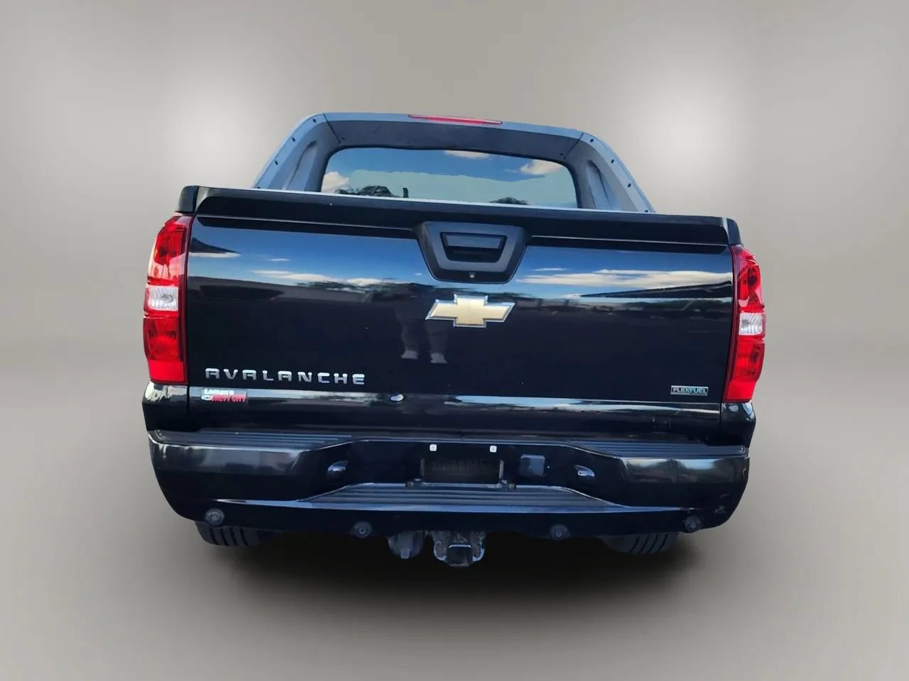 Used 2011 Chevrolet Avalanche LTZ AWD/4WD image 3