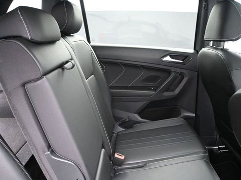 Certified 2023 Volkswagen Tiguan SE R-Line AWD/4WD image 19