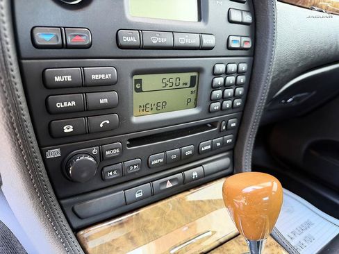 Used 2005 Jaguar S-TYPE 4.2 RWD image 16