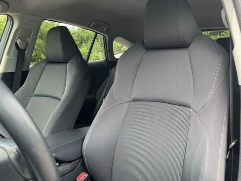 Used 2021 Toyota Venza LE AWD/4WD image 27