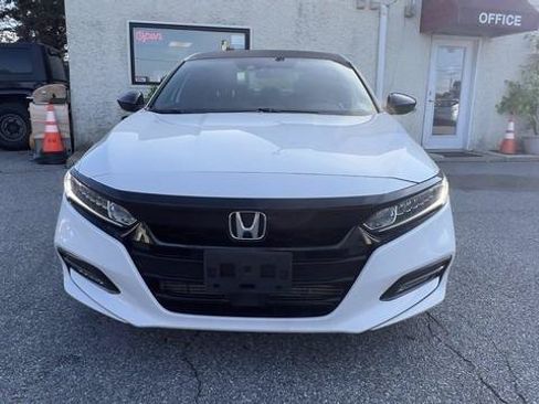 Used 2018 Honda Accord Sport image 2