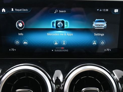 Used 2020 Mercedes-Benz GLB 250 4MATIC w/ Premium Package image 14