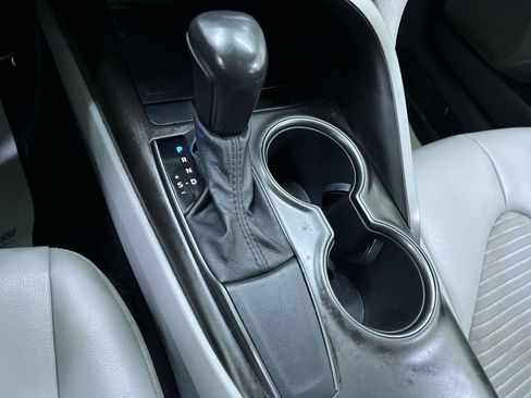 Used 2021 Toyota Camry SE FWD image 23