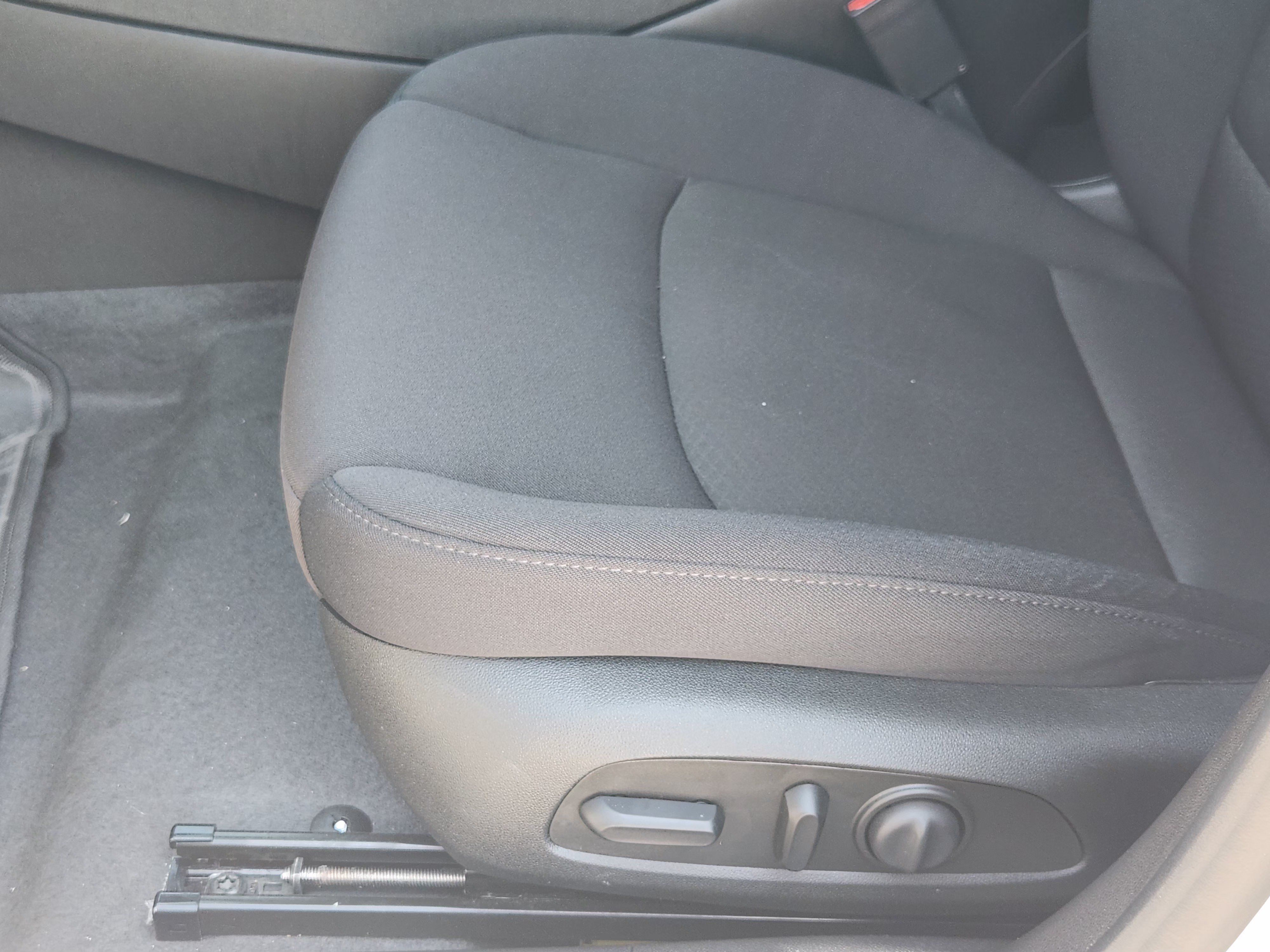 Used 2023 Chevrolet Malibu LT FWD image 25