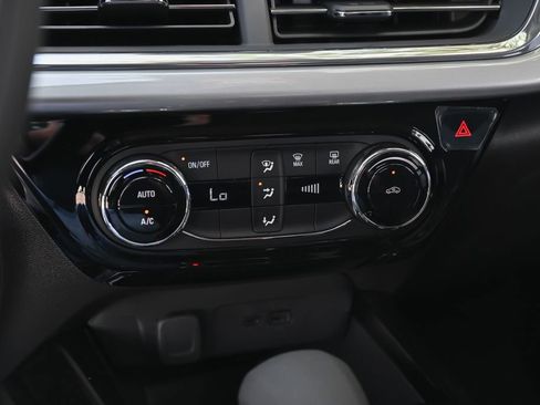 New 2026 Chevrolet Trax LT w/ LPO, Blackout Package image 24