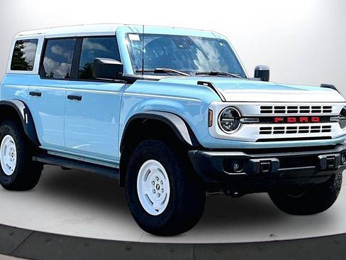 Used 2024 Ford Bronco Heritage Edition AWD/4WD image 2