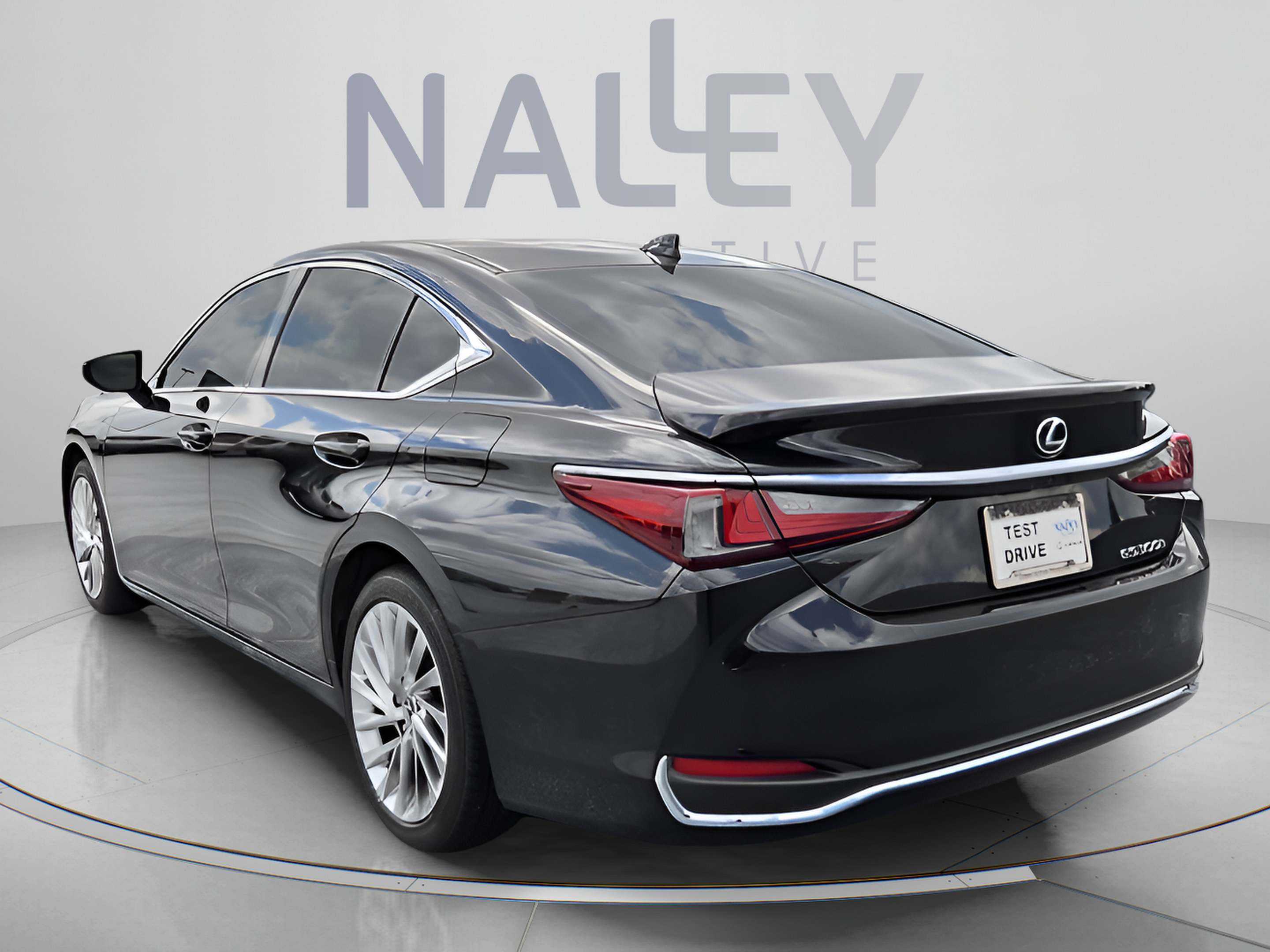 Certified 2023 Lexus ES 300h Ultra Luxury w/ Accessory Package (Z2) FWD image 3