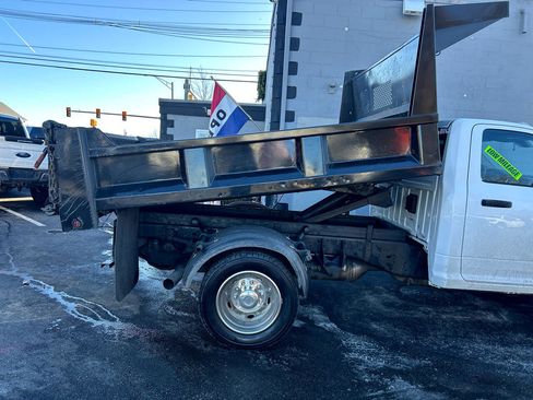 Used 2016 RAM 5500 Tradesman w/ Power & Remote Entry Group image 10