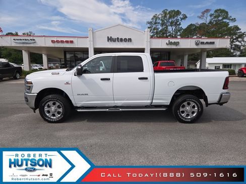 Used 2025 RAM 2500 Big Horn AWD/4WD image 1