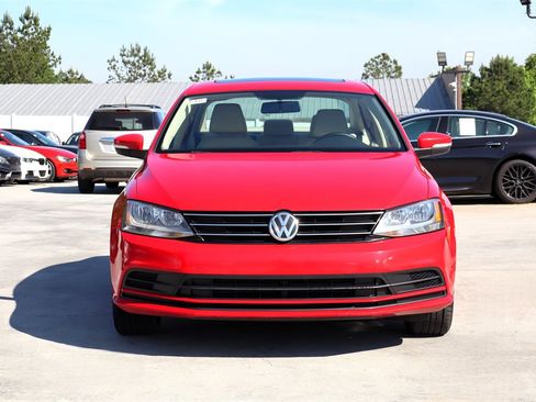 Used 2015 Volkswagen Jetta TDI SE FWD image 2