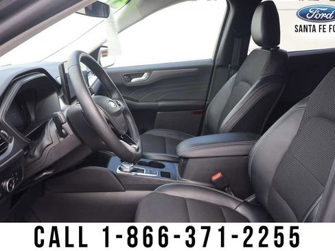 New 2025 Ford Escape SE FWD image 11