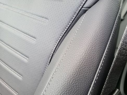 Used 2025 Mercedes-Benz C 300 4MATIC Sedan image 16