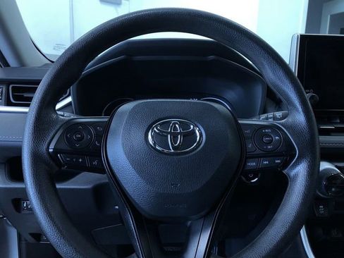 Used 2025 Toyota RAV4 XLE AWD/4WD image 21