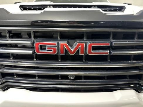 Used 2023 GMC Sierra 2500 AT4 w/ AT4 Preferred Package image 9