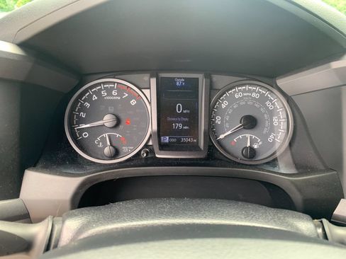 Used 2023 Toyota Tacoma TRD Sport AWD/4WD image 29